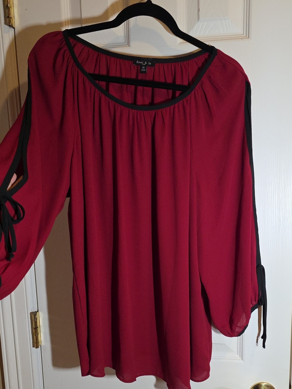 Sami & Jo Women's Burgundy Split-Sleeve Blouse